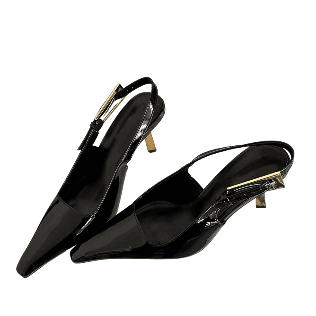 Klassische goldene High Heels mit spitzer Zehenpartie