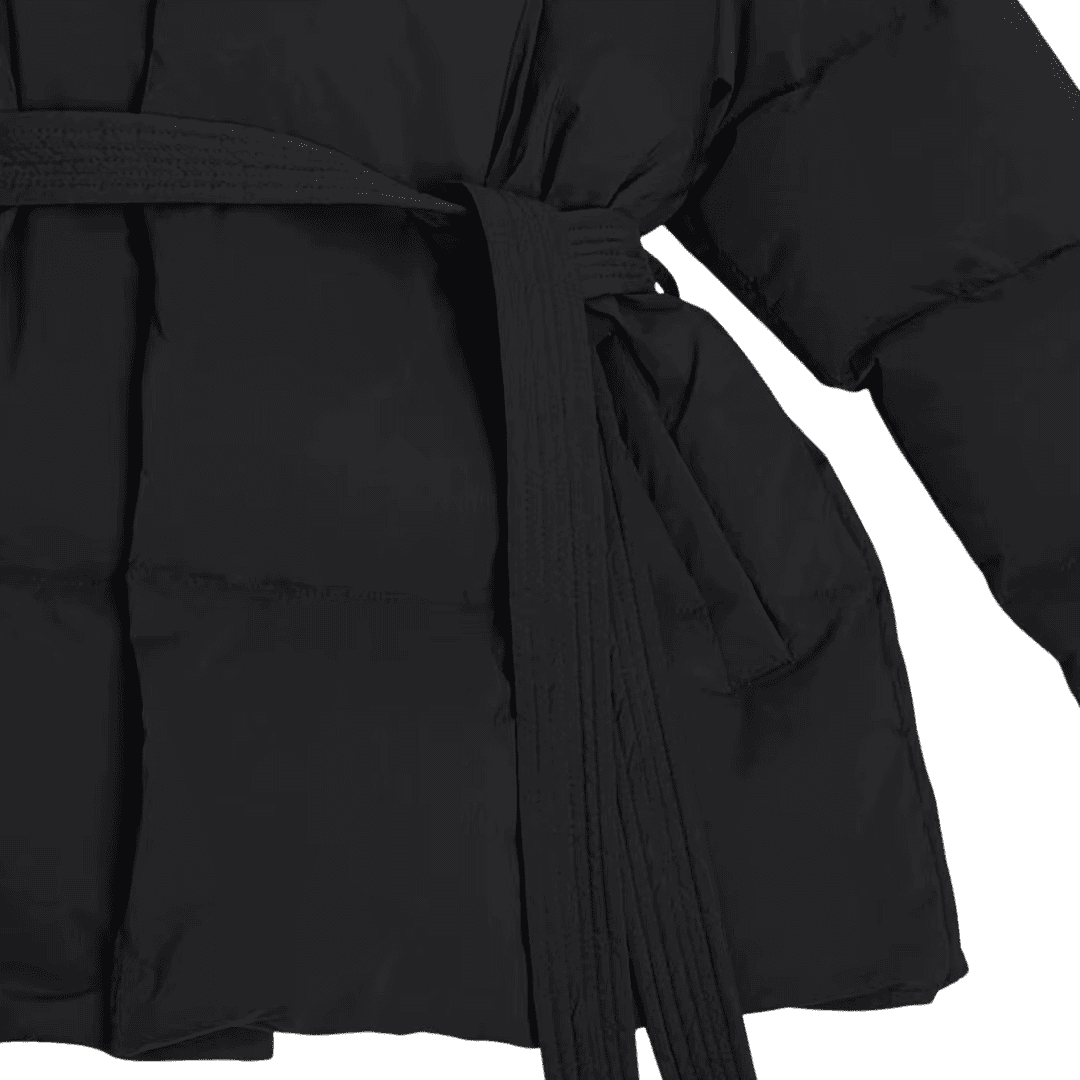 Schwarze Steppjacke mit Gürtel