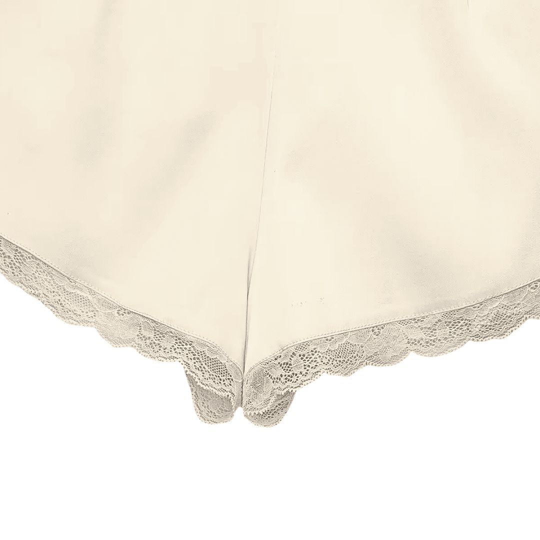 Satin-Shorts mit hohem Bund und Spitzenbesatz