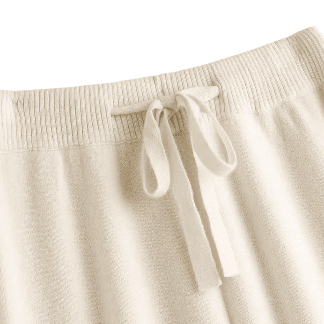 Strickhose mit weitem Bein