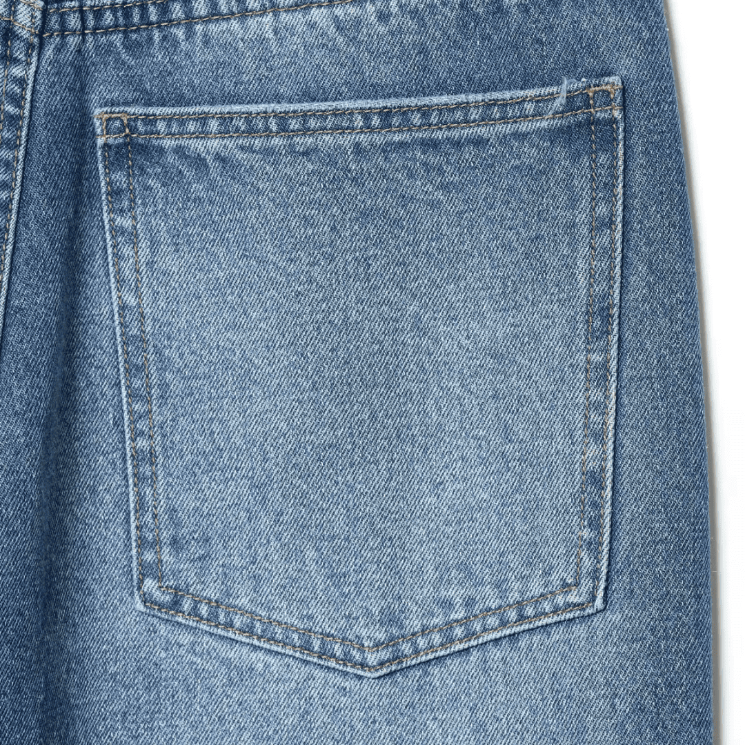 Jeans mit gebogenem Bein