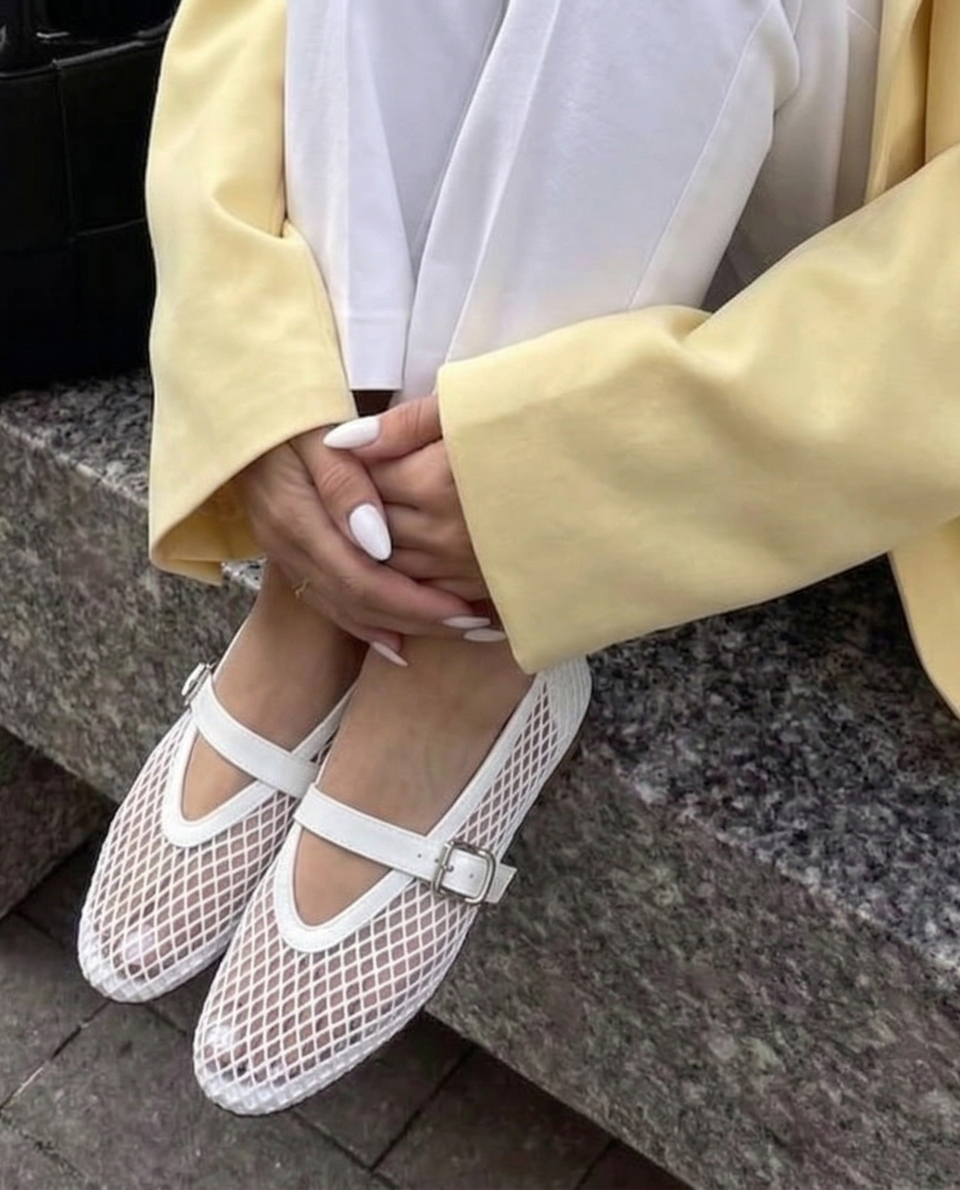 Flat Shoe Trends 2026: Mesh Ballerinas & Transparent Slingbacks