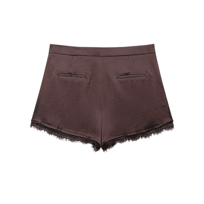 Kurze Hose "Ätherische Muse" mit Spitzenborte