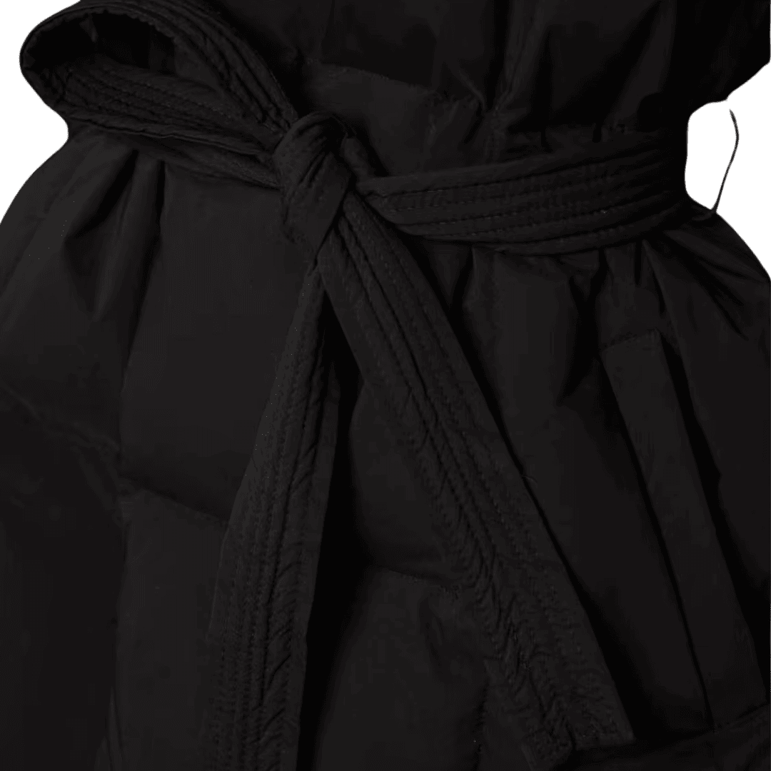 Schwarze Steppjacke mit Gürtel