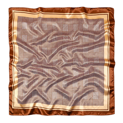 Quadratischer Schal mit Satindruck