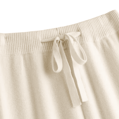 Strickhose mit weitem Bein