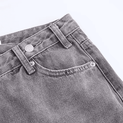 Asymmetrische Jeans mit gekreuztem Bund und weitem Bein