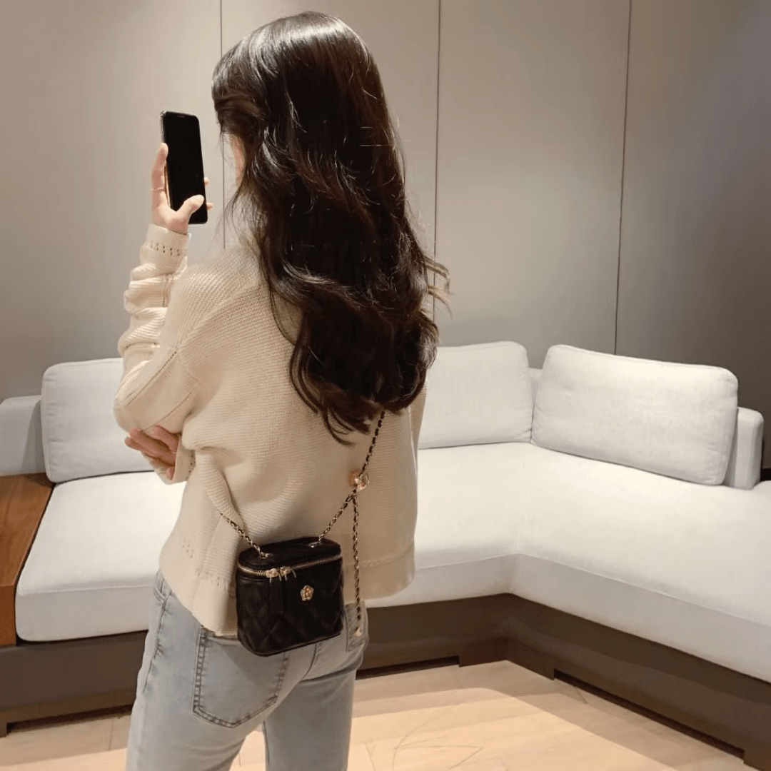 Chloe Vintage Vanity Crossbody Bag - Glowletix Inc.